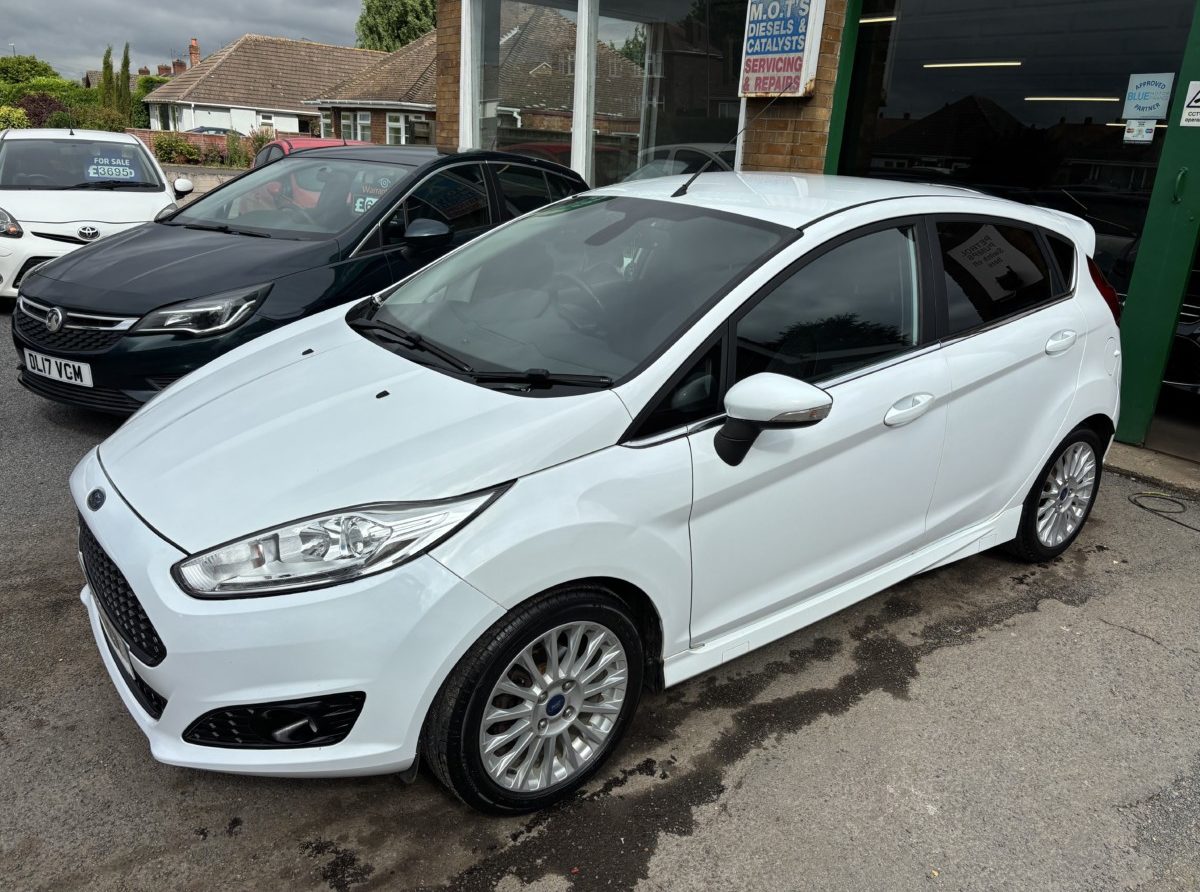 2014 FORD FIESTA 1.0 TITANIUM 4,495 VIEW DETAILS... photo