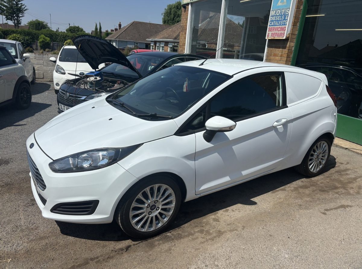 2015 FORD FIESTA VAN 1.5TDCI 3,495 VIEW DETAILS... photo